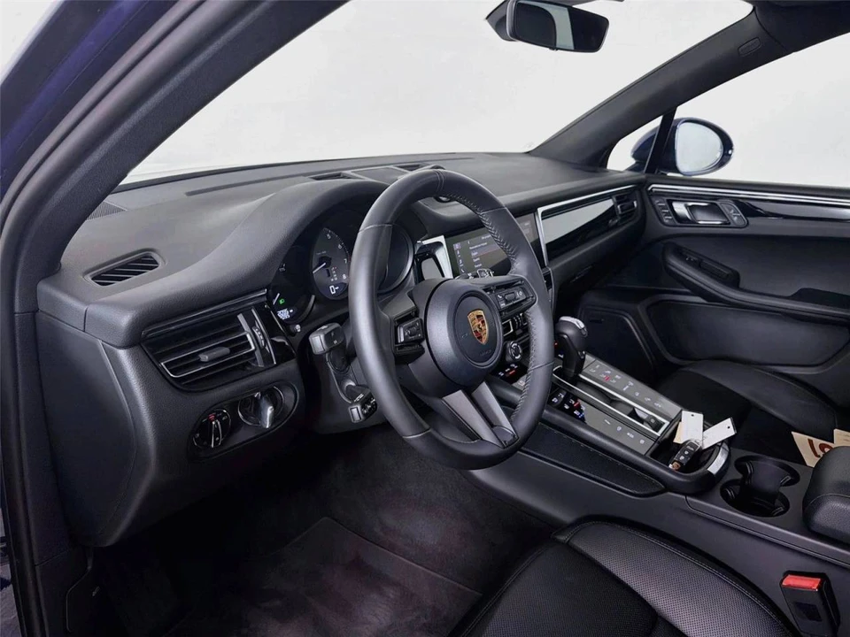 2026 Porsche Macan S - Image 4 of 5