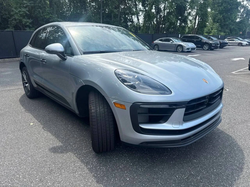 2026 Porsche Macan S - Image 2 of 5