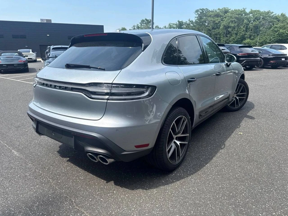 2026 Porsche Macan S - Image 3 of 5