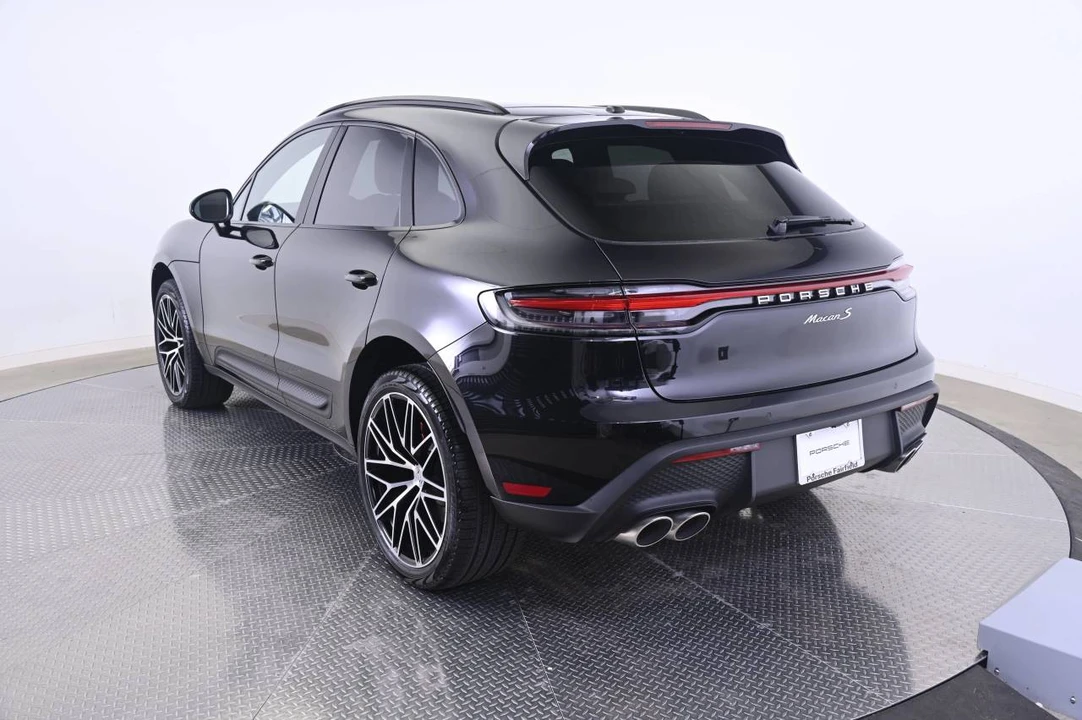 2026 Porsche Macan S - Image 3 of 5