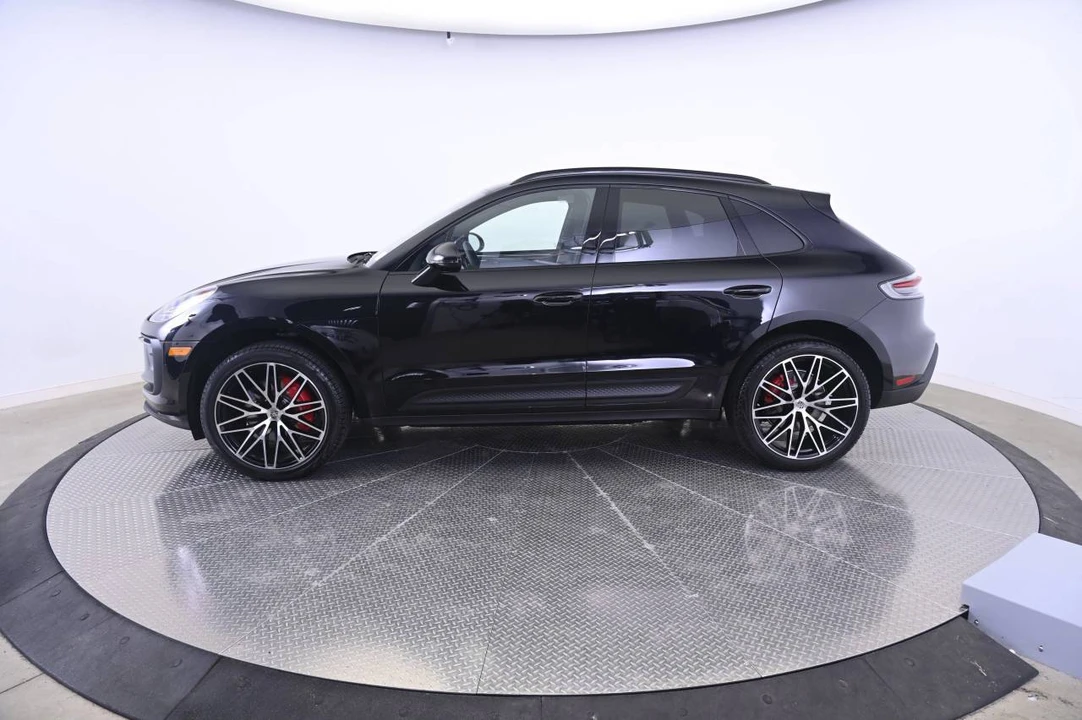 2026 Porsche Macan S - Image 2 of 5