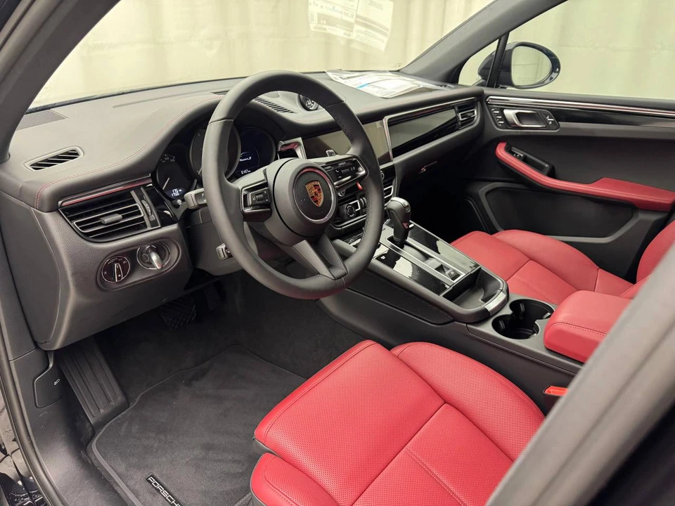2026 Porsche Macan S - Image 4 of 5