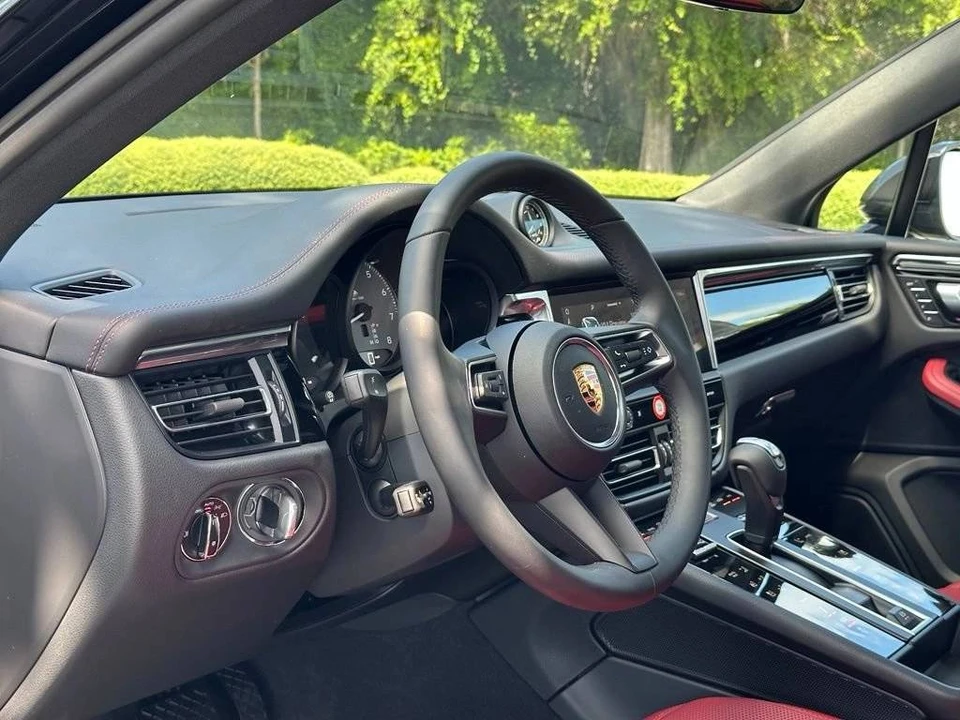 2026 Porsche Macan S - Image 4 of 5