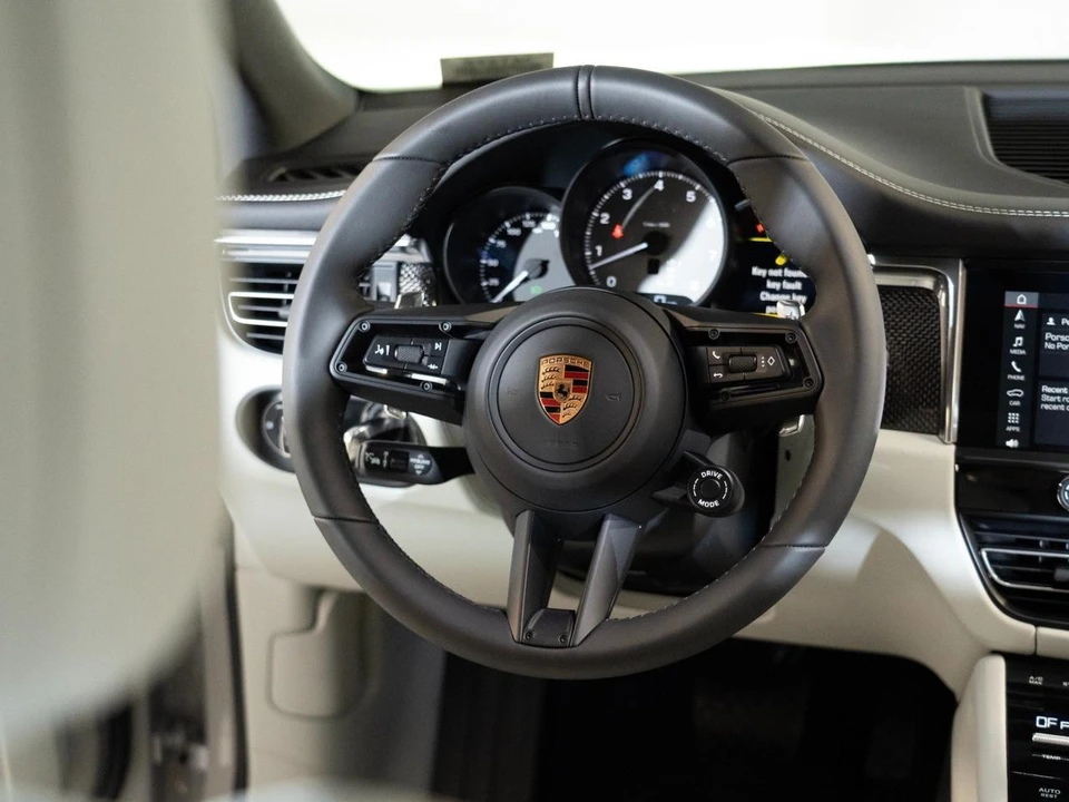 2026 Porsche Macan S - Image 27 of 28