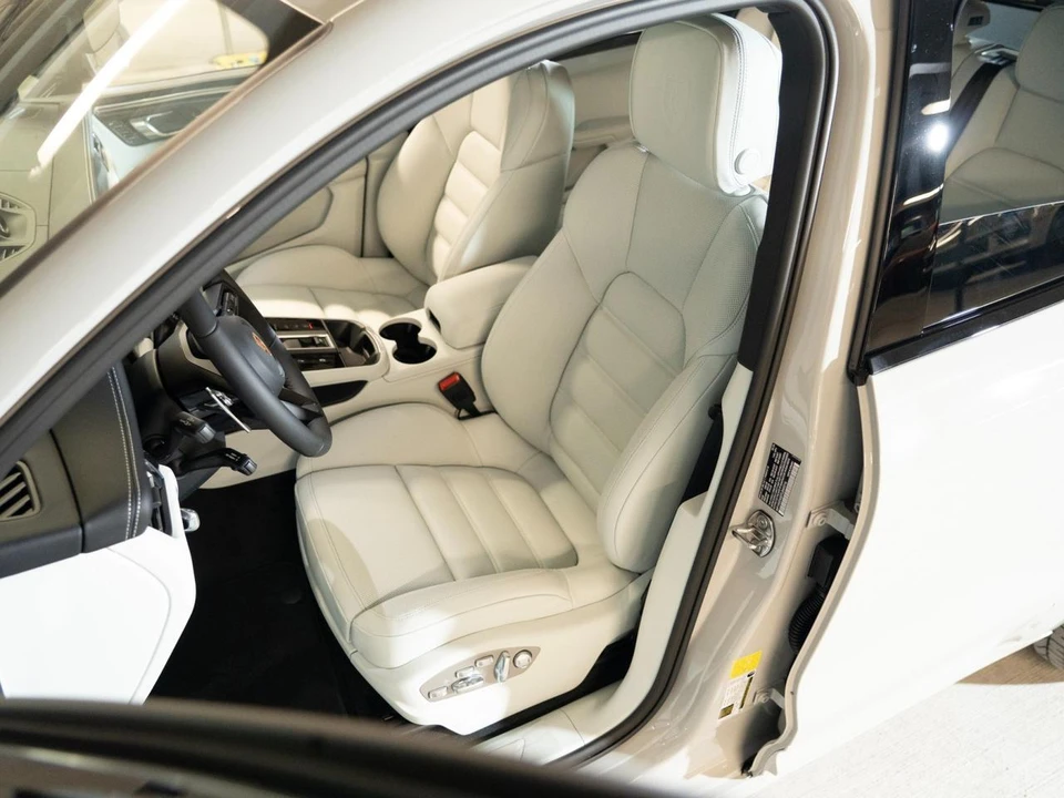 2026 Porsche Macan S - Image 5 of 28