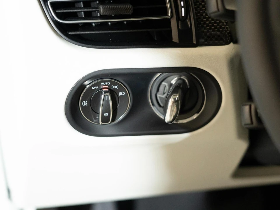 2026 Porsche Macan S - Image 24 of 28
