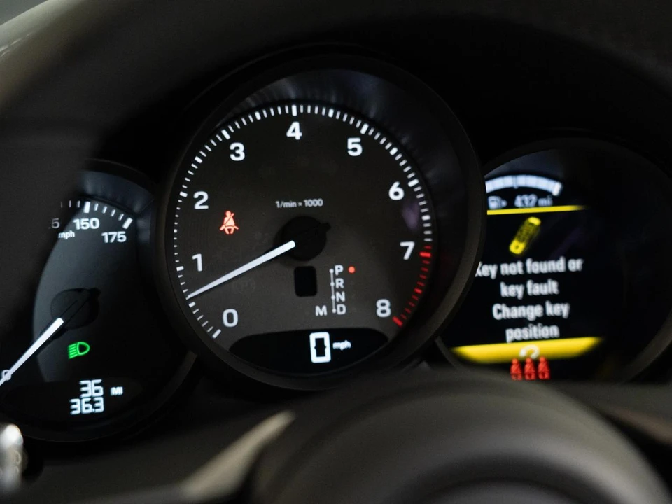 2026 Porsche Macan S - Image 19 of 28