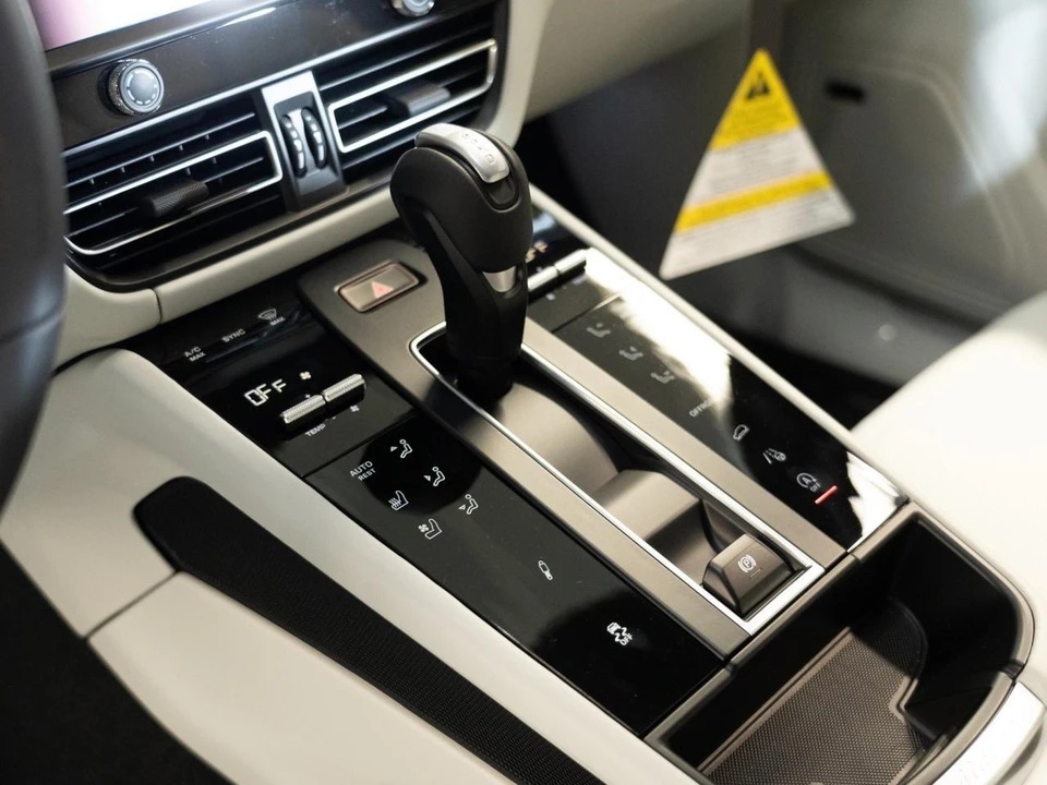2026 Porsche Macan S - Image 22 of 28