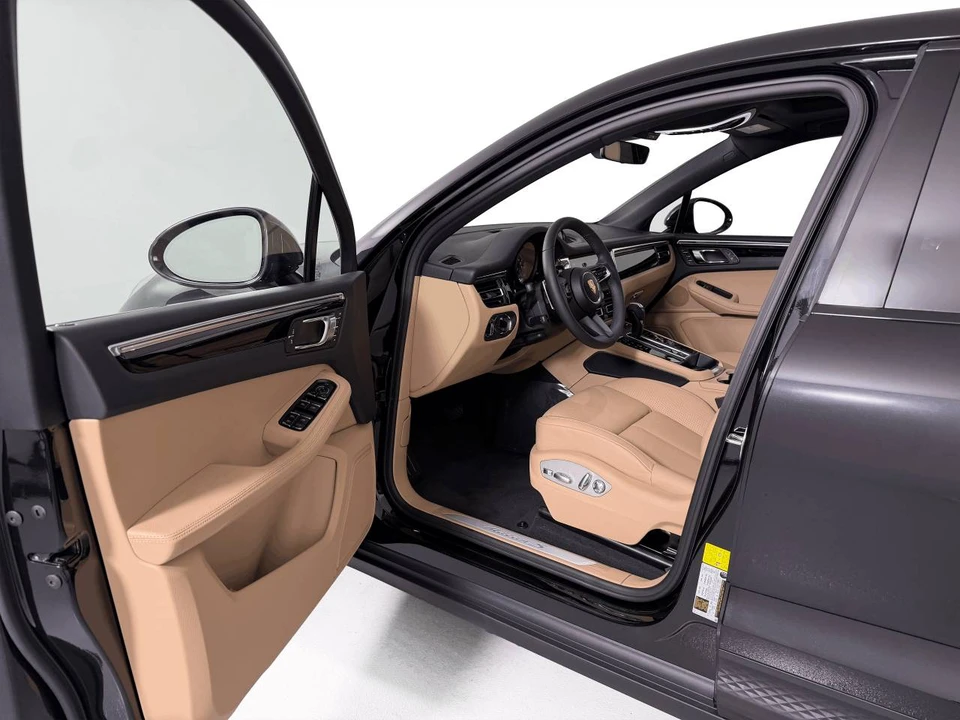 2026 Porsche Macan S - Image 4 of 5