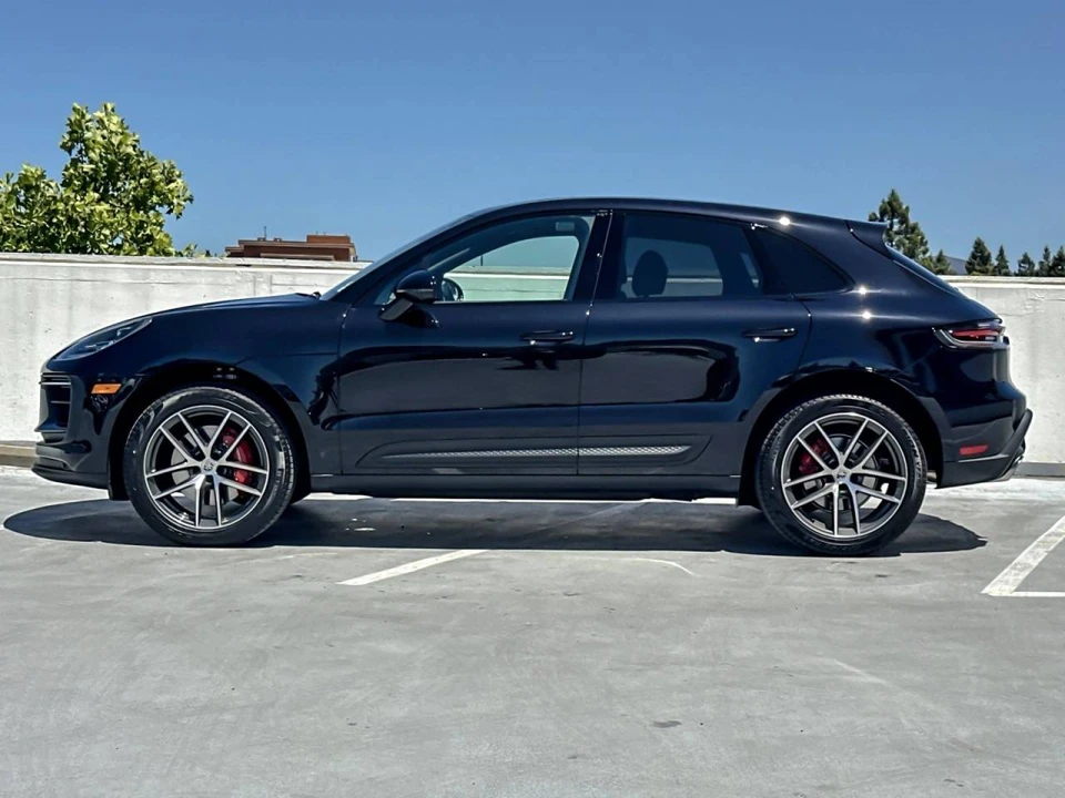 2026 Porsche Macan S - Image 2 of 5