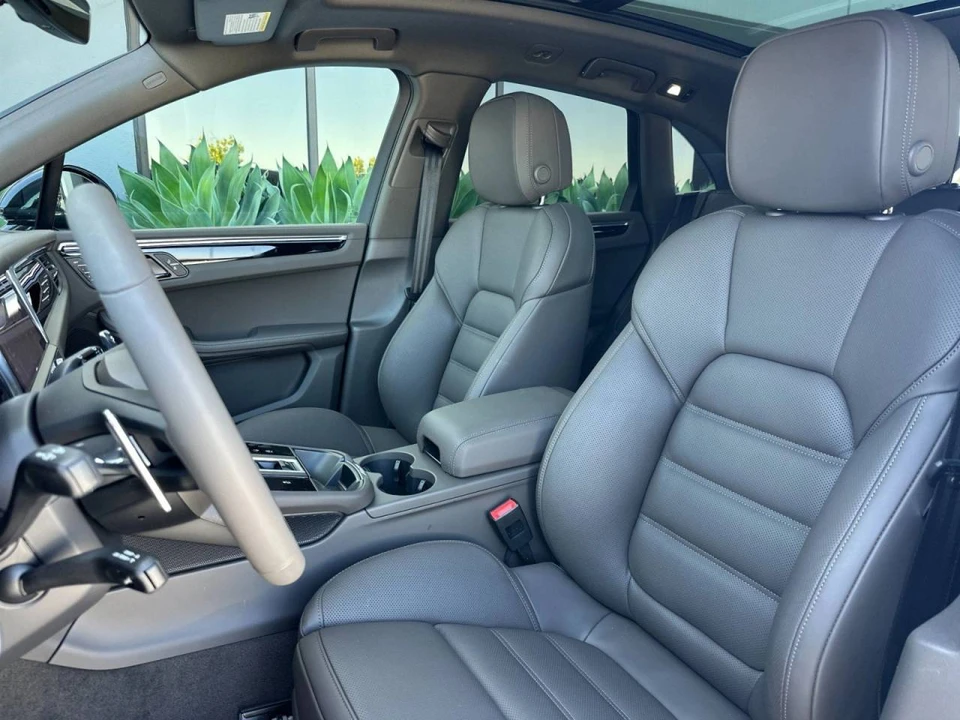 2026 Porsche Macan S - Image 5 of 5