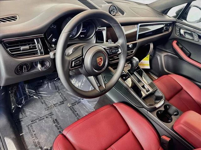 2026 Porsche Macan S - Image 4 of 5
