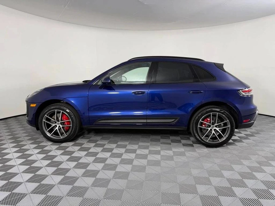 2026 Porsche Macan S - Image 2 of 5