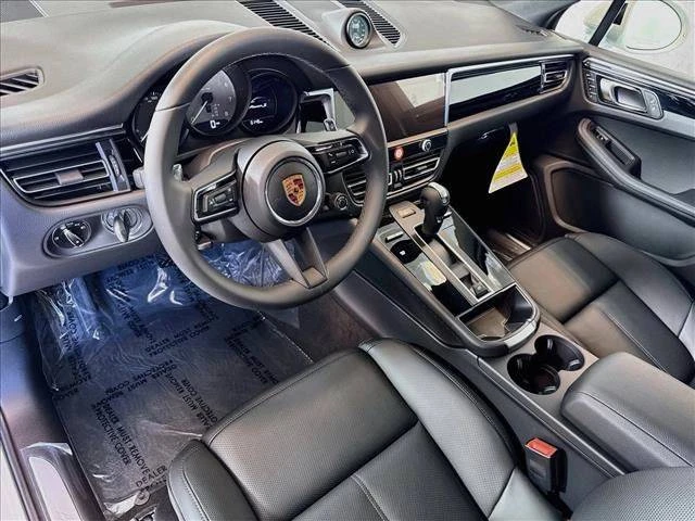 2026 Porsche Macan S - Image 4 of 5