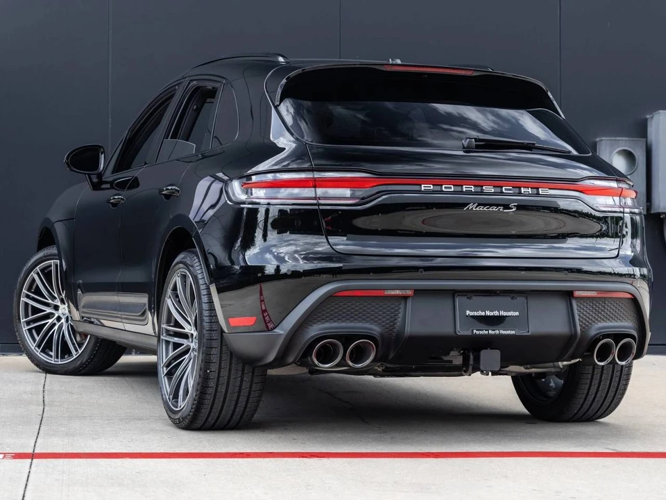 2026 Porsche Macan S - Image 3 of 5