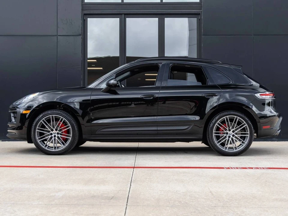 2026 Porsche Macan S - Image 2 of 5
