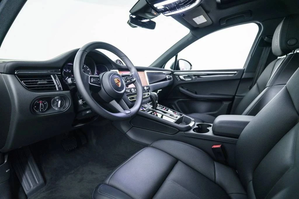 2026 Porsche Macan S - Image 4 of 5
