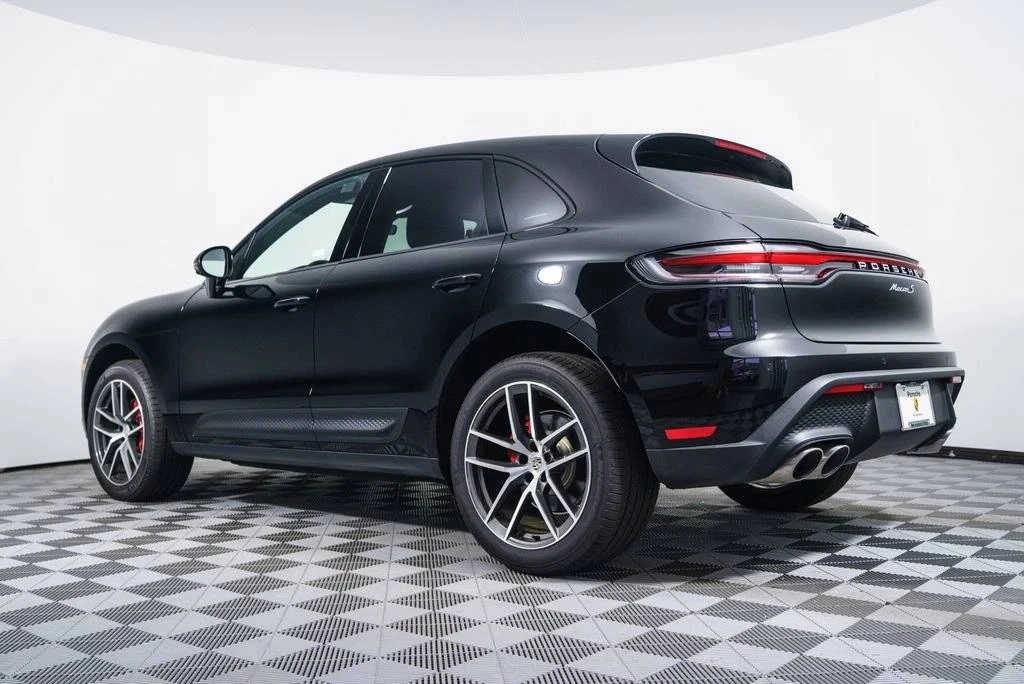 2026 Porsche Macan S - Image 3 of 5