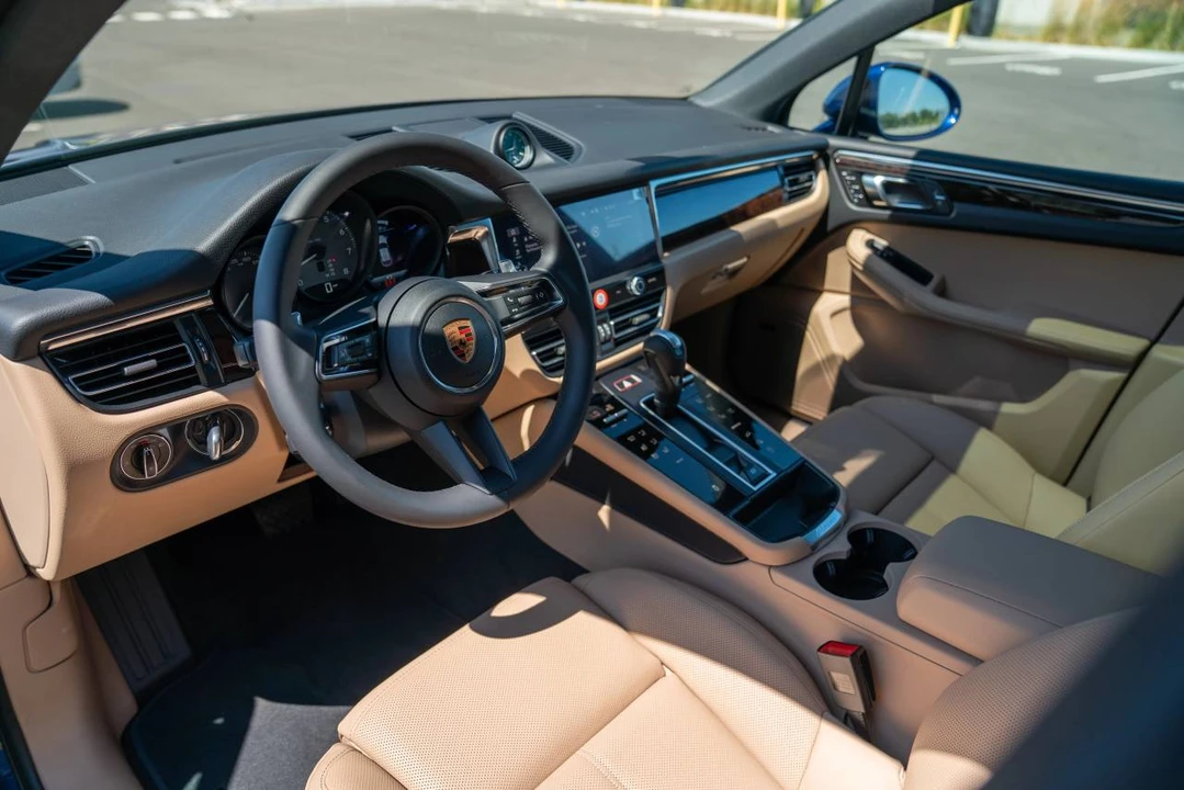 2026 Porsche Macan S - Image 4 of 5