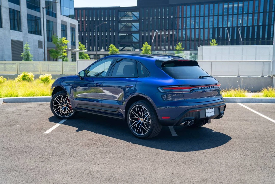 2026 Porsche Macan S - Image 3 of 5