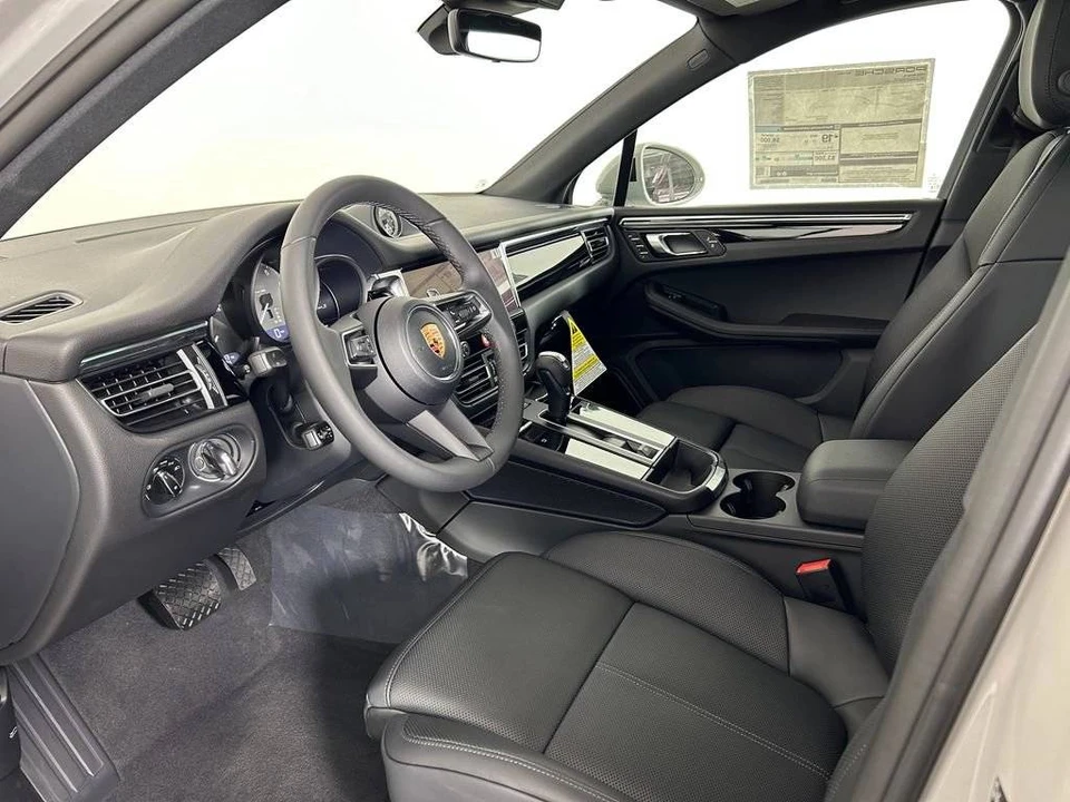 2026 Porsche Macan S - Image 4 of 5