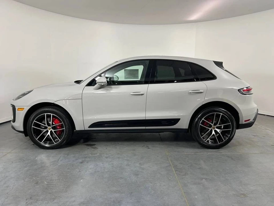 2026 Porsche Macan S - Image 2 of 5