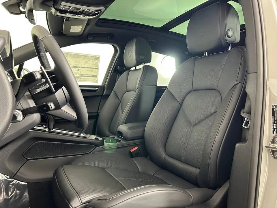 2026 Porsche Macan S - Image 5 of 5