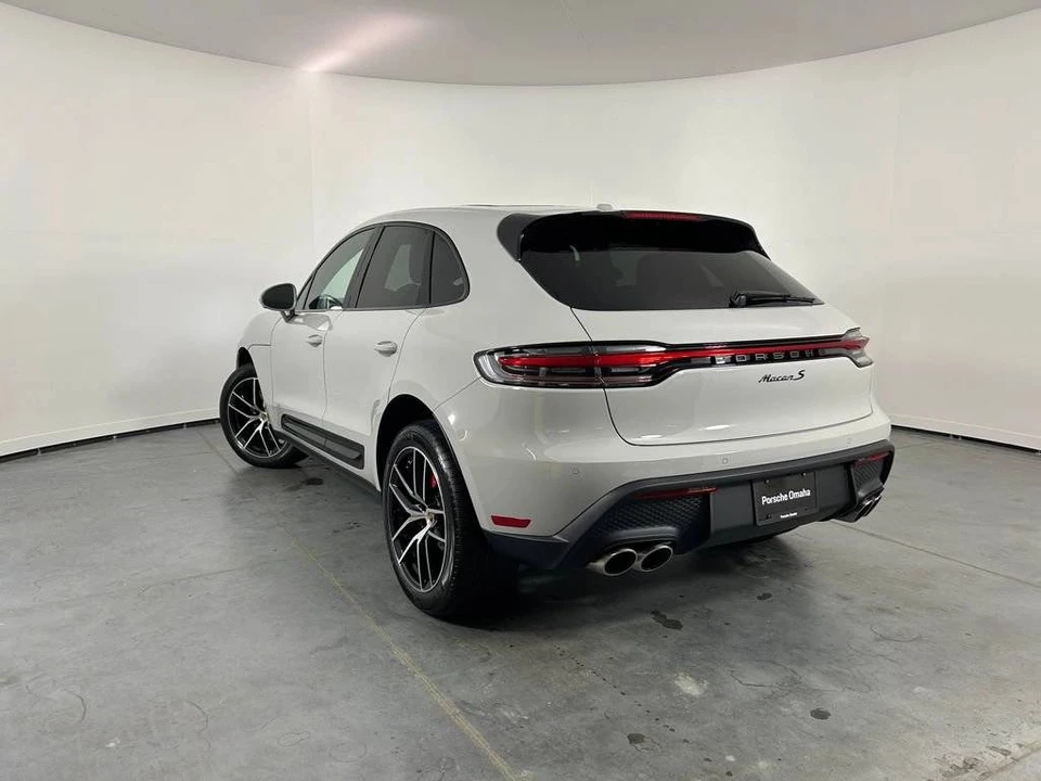 2026 Porsche Macan S - Image 3 of 5