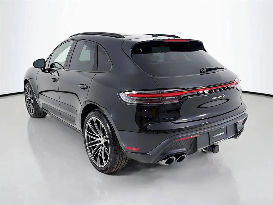 2026 Porsche Macan S - Image 3 of 5