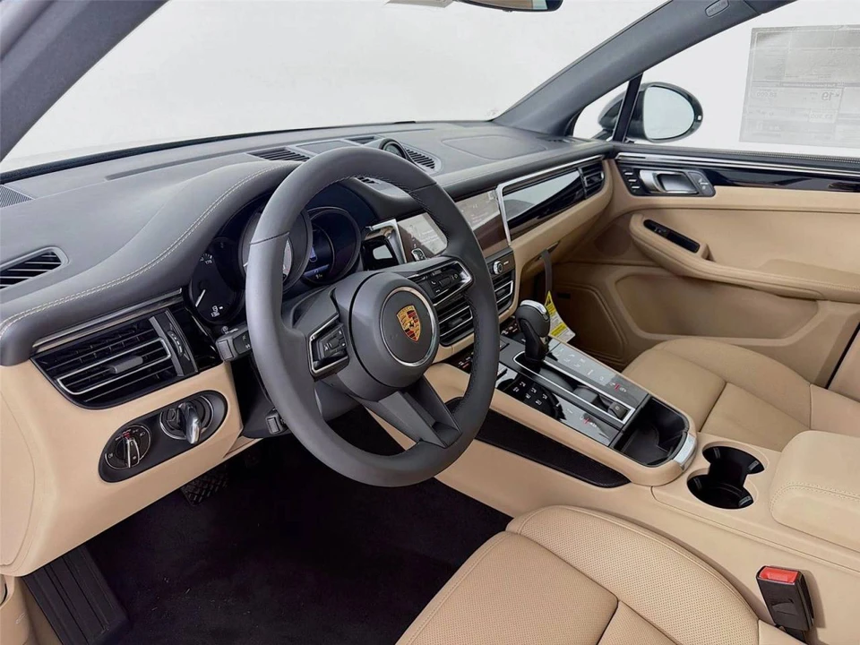2026 Porsche Macan S - Image 4 of 5