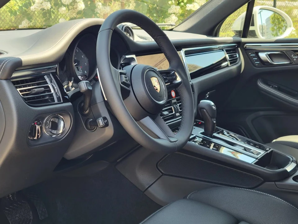 2026 Porsche Macan S - Image 28 of 31