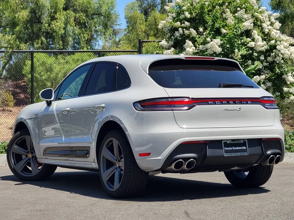 2026 Porsche Macan S - Image 24 of 31