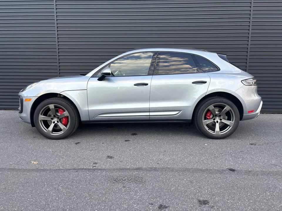 2026 Porsche Macan S - Image 2 of 5