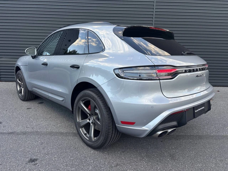 2026 Porsche Macan S - Image 3 of 5