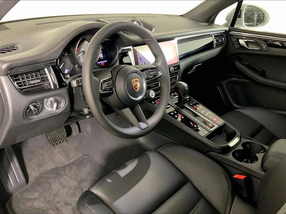 2026 Porsche Macan S - Image 4 of 4