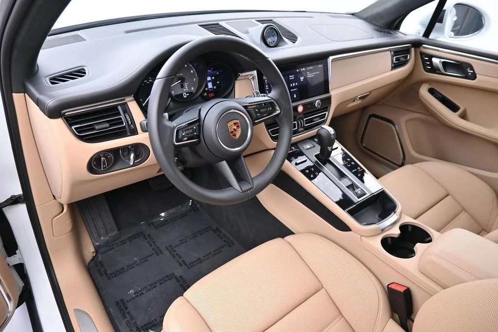 2026 Porsche Macan S - Image 4 of 5