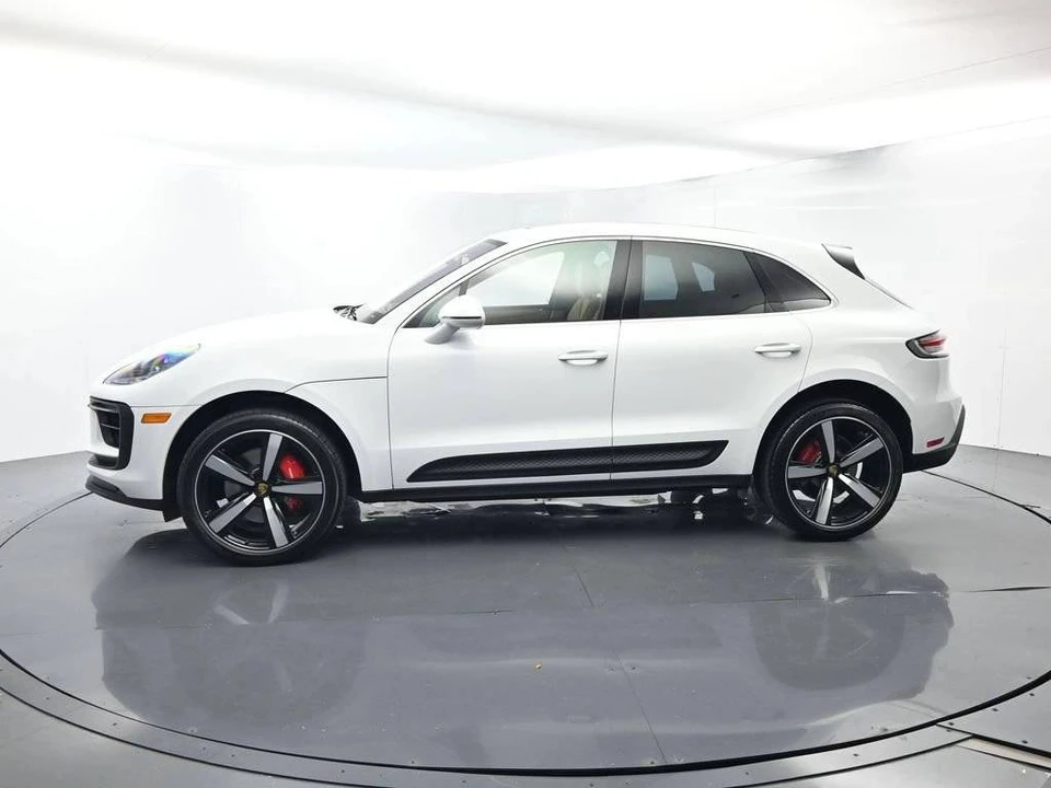 2026 Porsche Macan S - Image 2 of 5