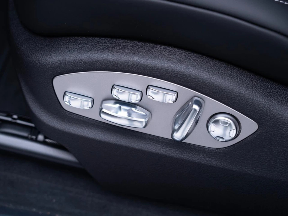 2026 Porsche Macan S - Image 15 of 31