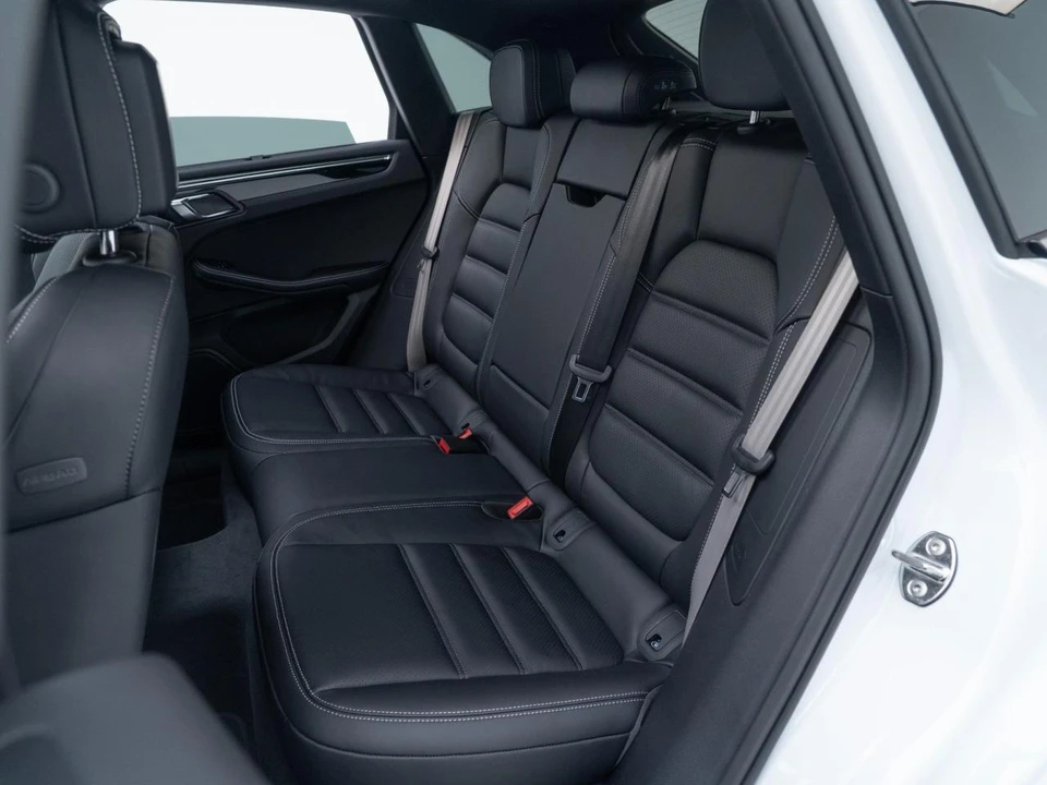 2026 Porsche Macan S - Image 29 of 31