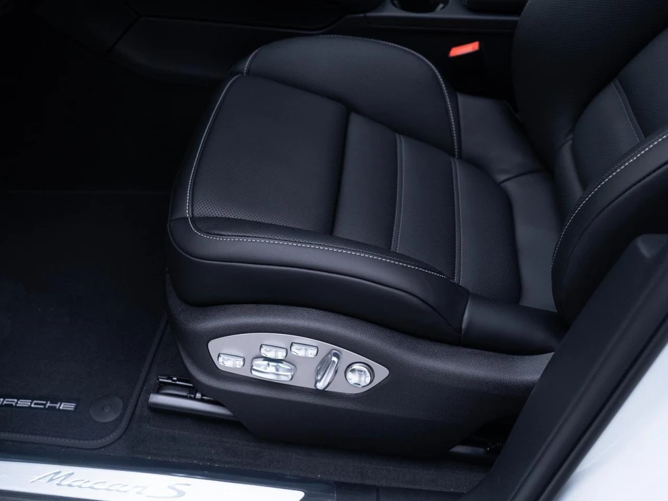 2026 Porsche Macan S - Image 16 of 31