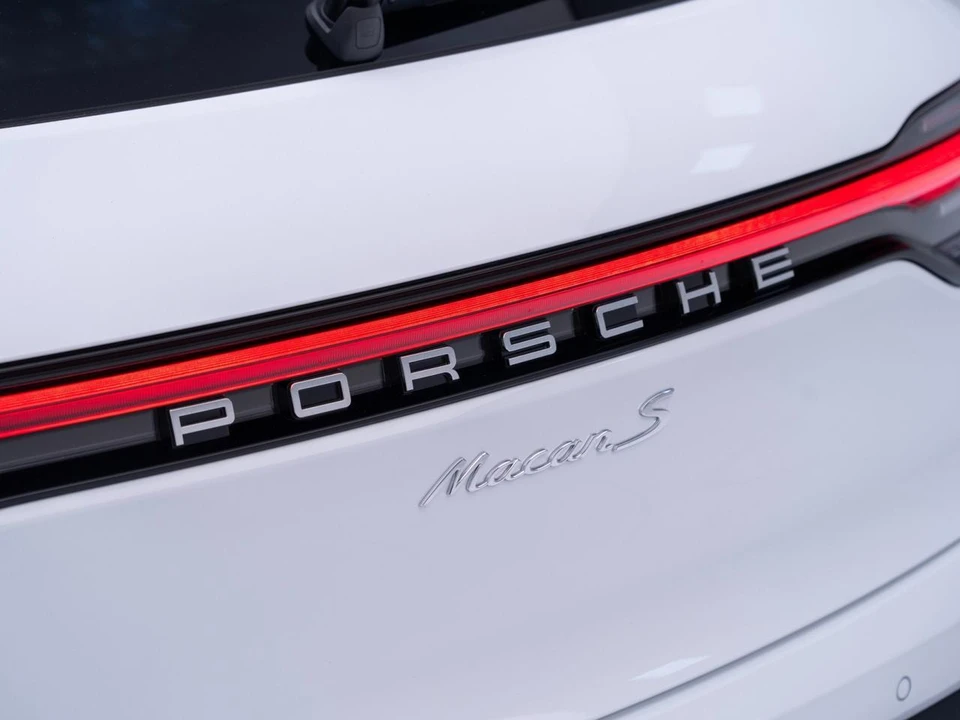 2026 Porsche Macan S - Image 13 of 31