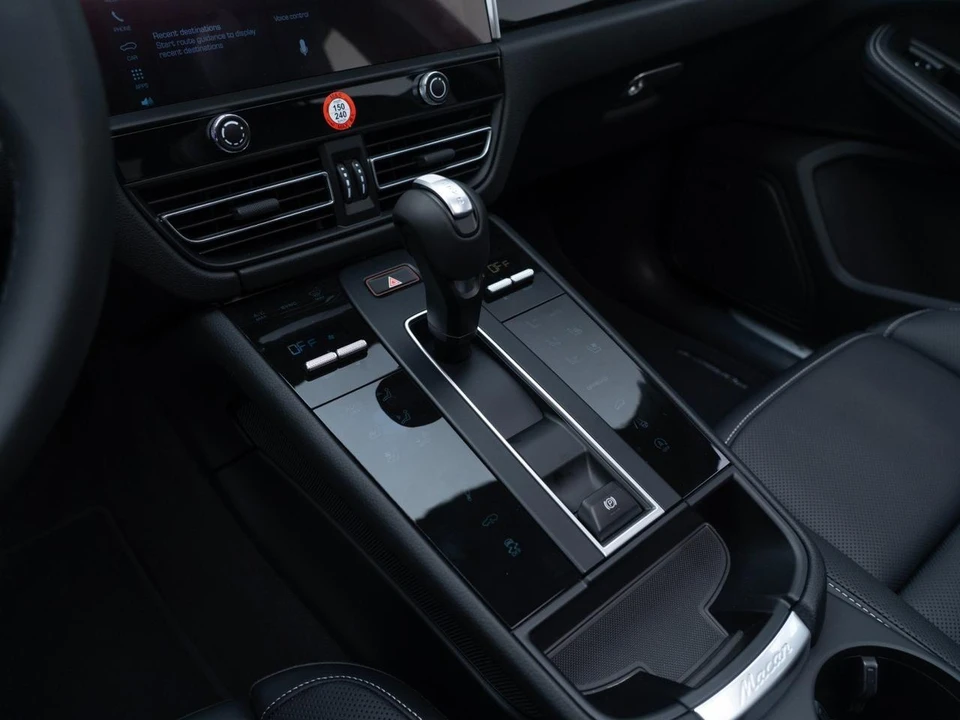 2026 Porsche Macan S - Image 26 of 31