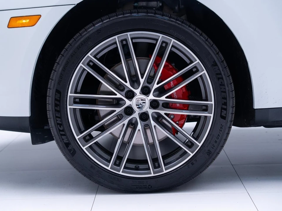 2026 Porsche Macan S - Image 12 of 31