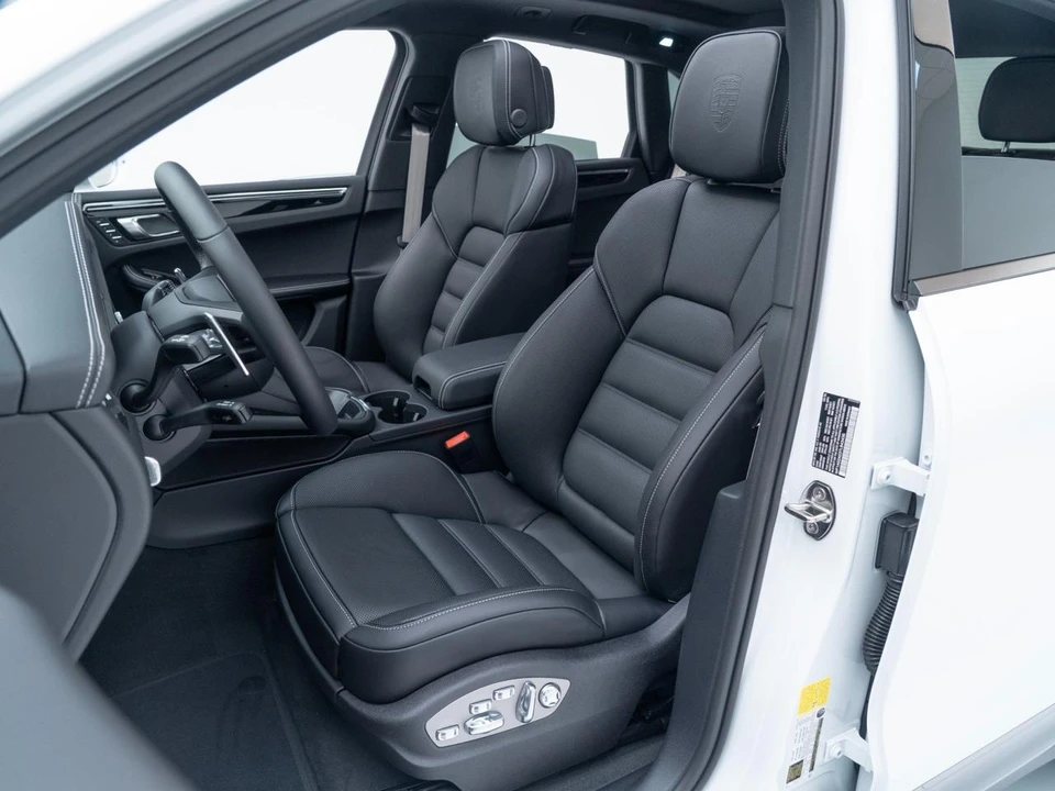 2026 Porsche Macan S - Image 5 of 31