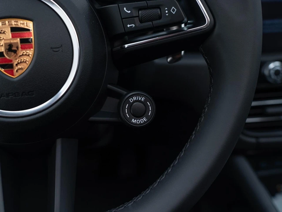 2026 Porsche Macan S - Image 27 of 31