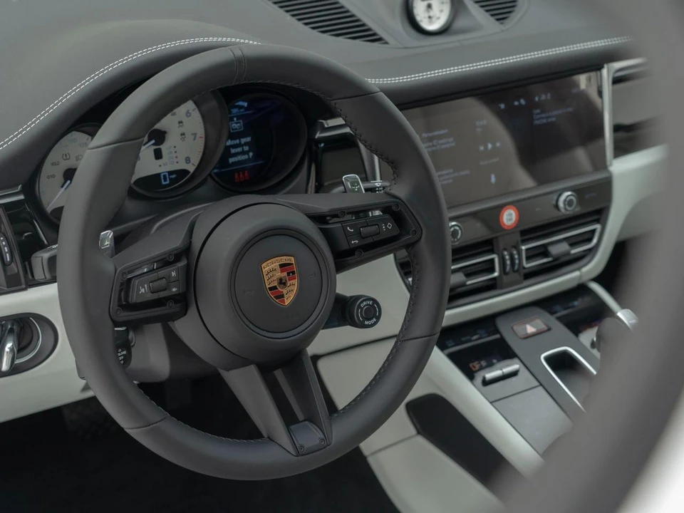 2026 Porsche Macan S - Image 20 of 31