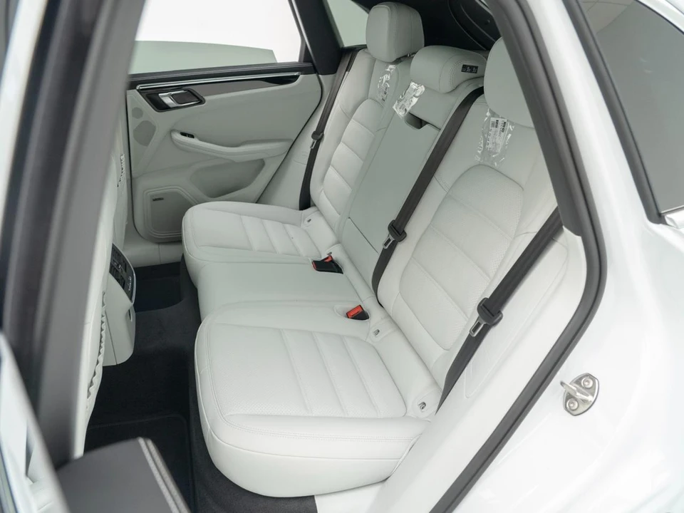 2026 Porsche Macan S - Image 30 of 31