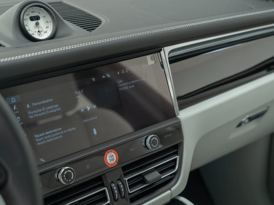 2026 Porsche Macan S - Image 26 of 31