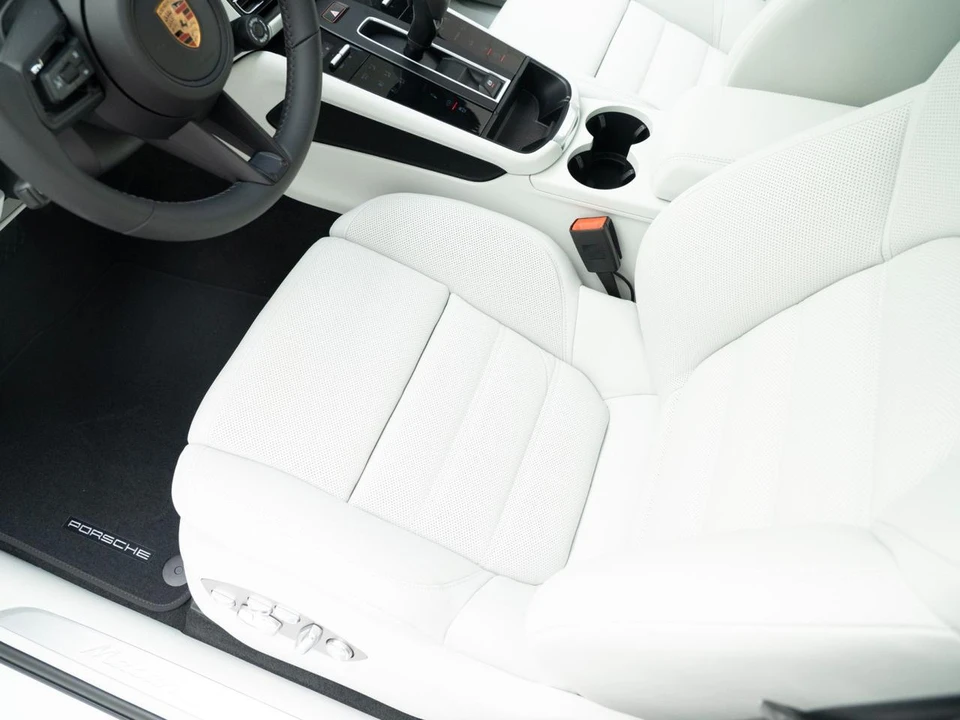2026 Porsche Macan S - Image 17 of 31