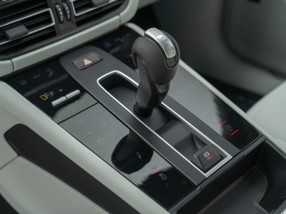 2026 Porsche Macan S - Image 27 of 31